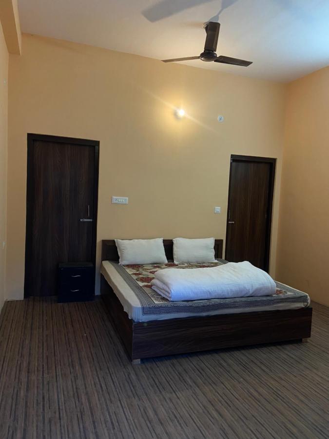 Chirag Homestay Kainchi Nainital Eksteriør billede